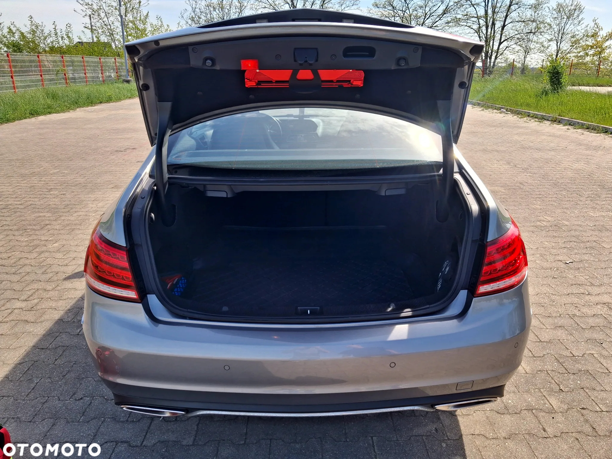 Mercedes-Benz Klasa E 200 Coupe 7G-TRONIC Sport Edition - 12
