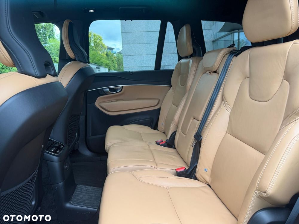 Volvo XC 90 - 31