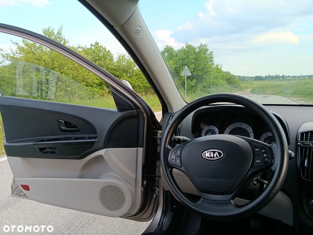 Kia Ceed 1.4 CVVT LX Basis - 36