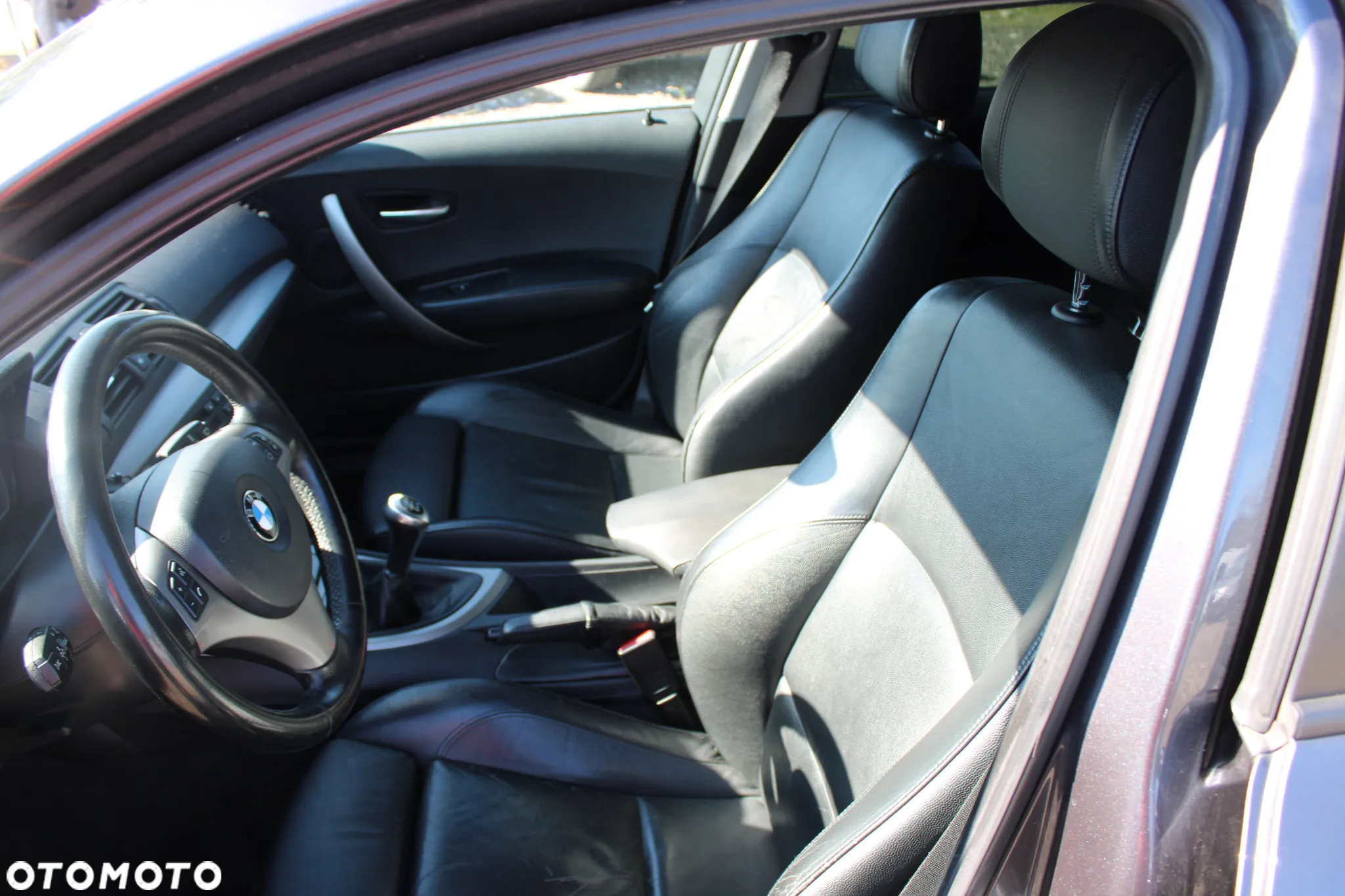 BMW Seria 1 120i - 23