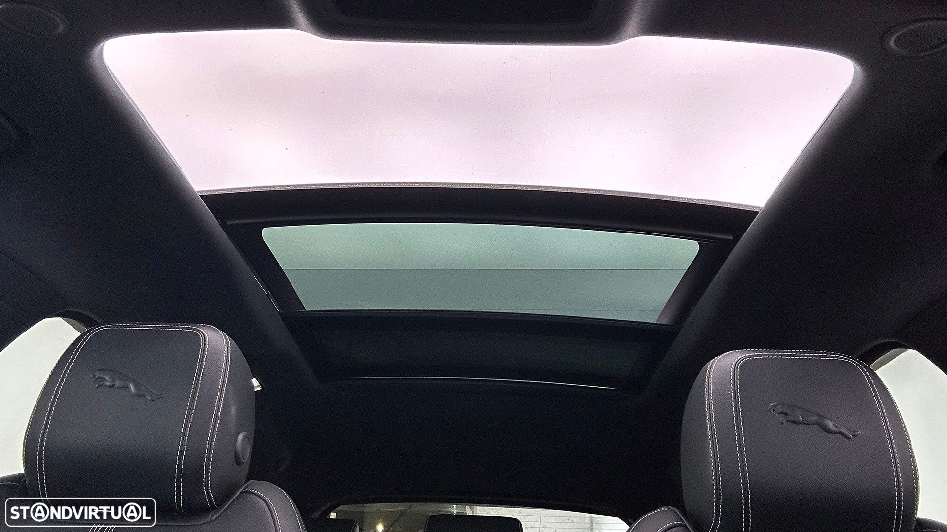 Jaguar F-Pace 2.0 P400e AWD R-Dynamic Black - 34