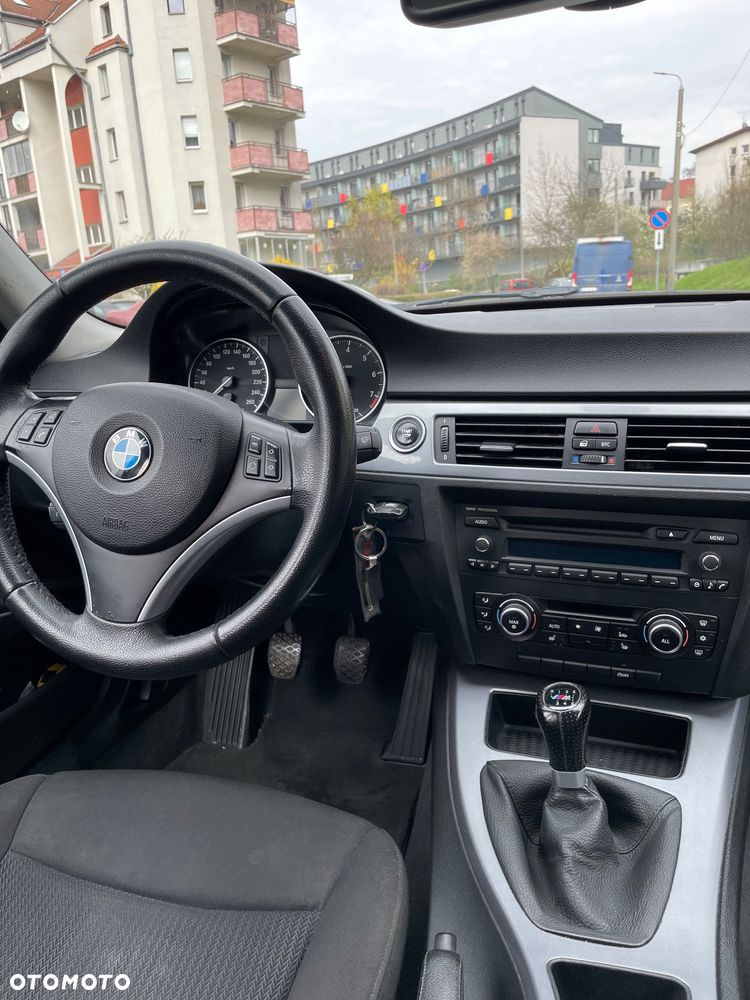 BMW Seria 3 320i - 11