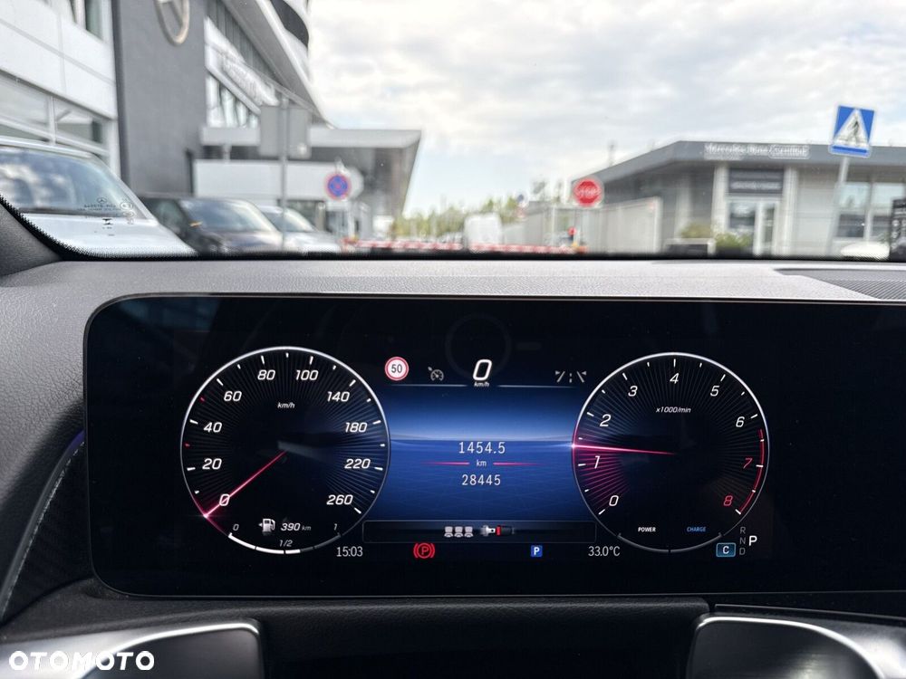 Mercedes-Benz GLB - 13