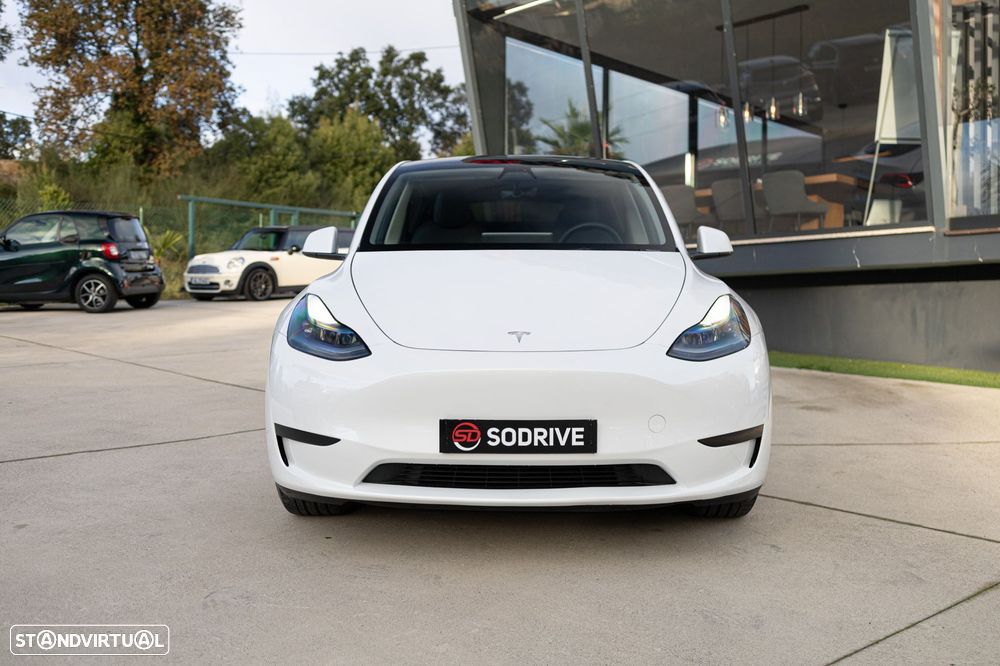Tesla Model Y Standard RWD - 19