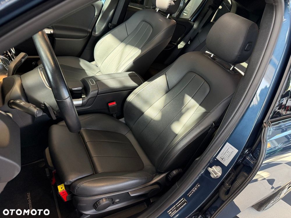 Mercedes-Benz GLB - 24