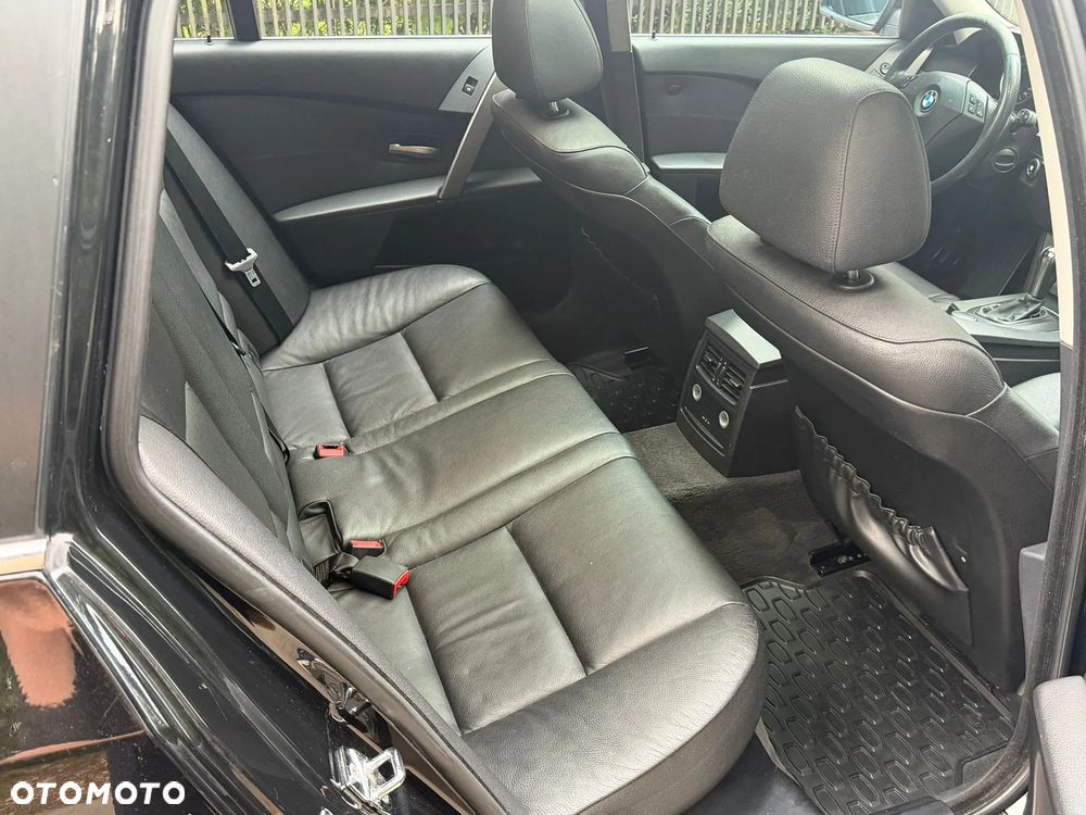BMW Seria 5 525d - 7