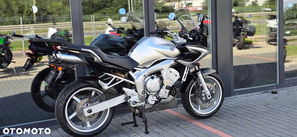 Yamaha FZ6 - 4