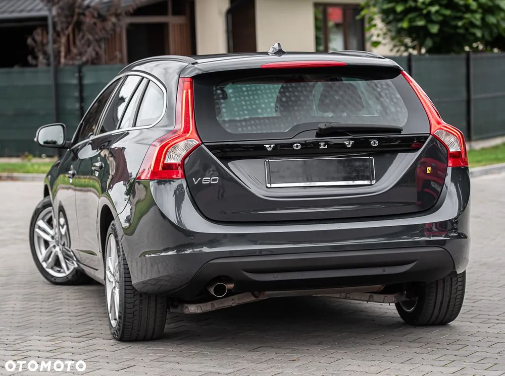 Volvo V60 D2 Momentum - 18