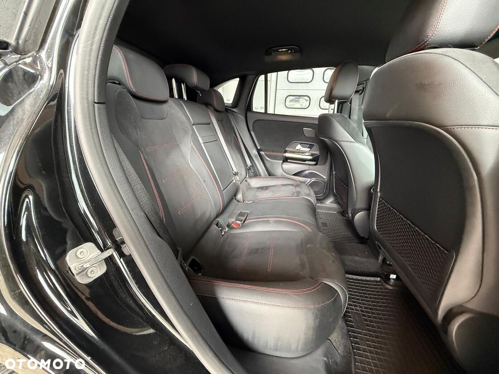 Mercedes-Benz EQA 350 66.5kWh 4-Matic AMG Line - 13