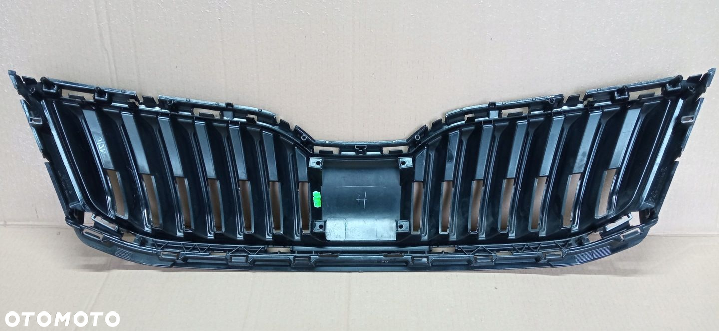 SKODA OCTAVIA III LIFT 16- ATRAPA GRILL KRATKA ZDERZAKA PRZÓD 5E0853653C - 7