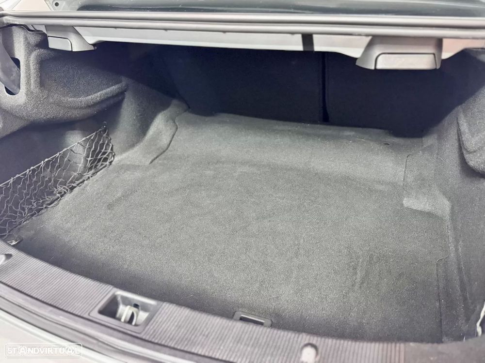 Mercedes-Benz E 220 CDi BlueEfficiency - 51