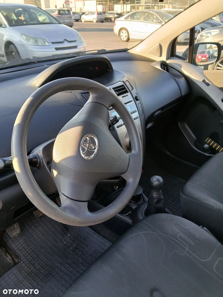 Toyota Yaris - 9