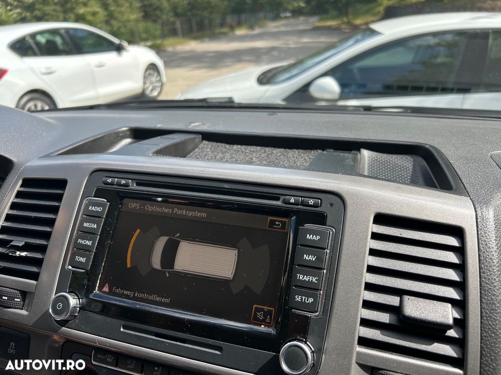 Volkswagen Caravelle - 17
