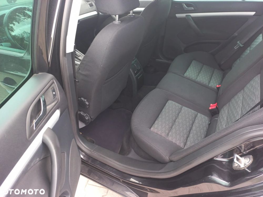 Skoda Octavia 1.6 TDI DPF DSG Elegance - 10