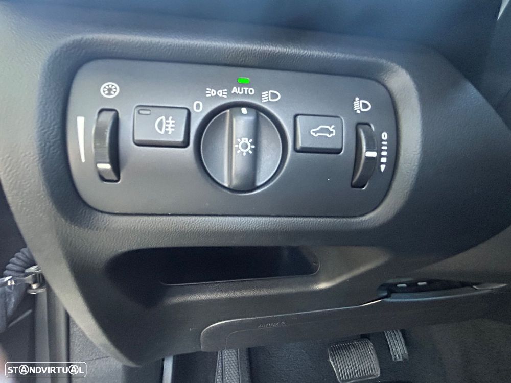 Volvo V40 2.0 D2 Momentum Geartronic - 18