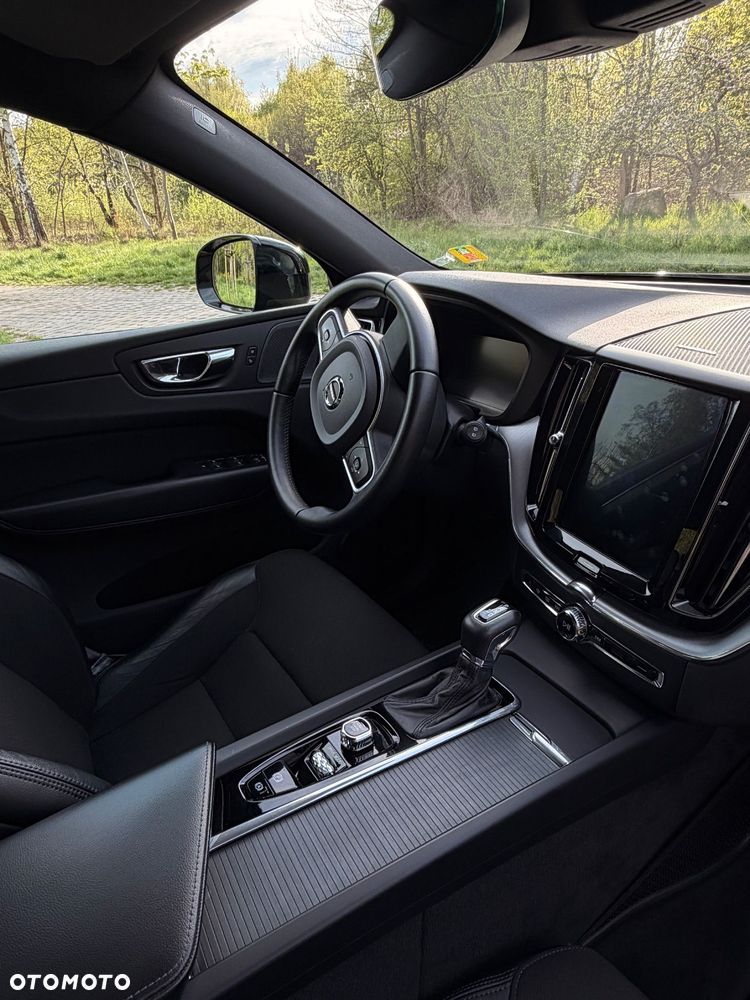 Volvo XC 60 T5 GPF Momentum - 16