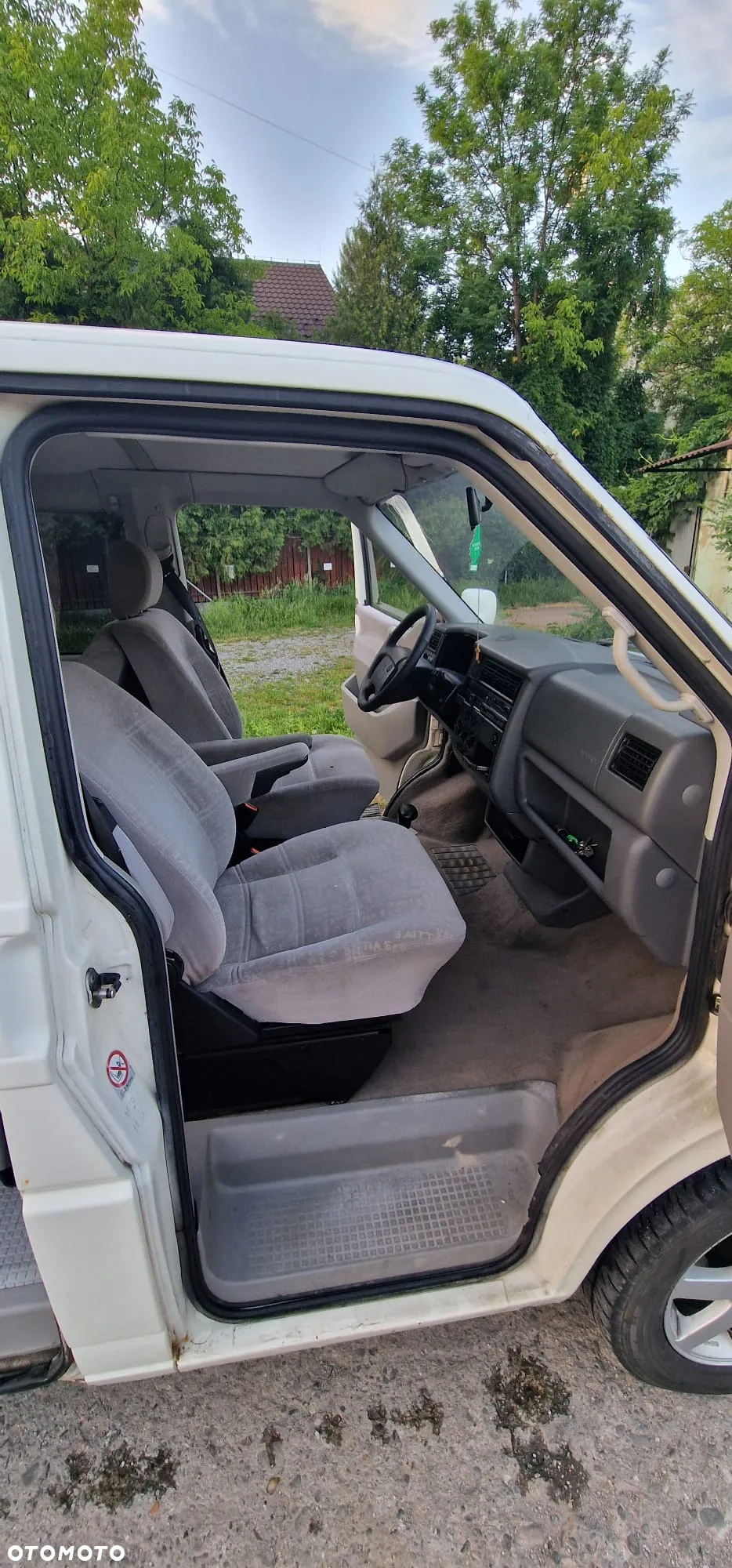 Volkswagen Multivan - 13