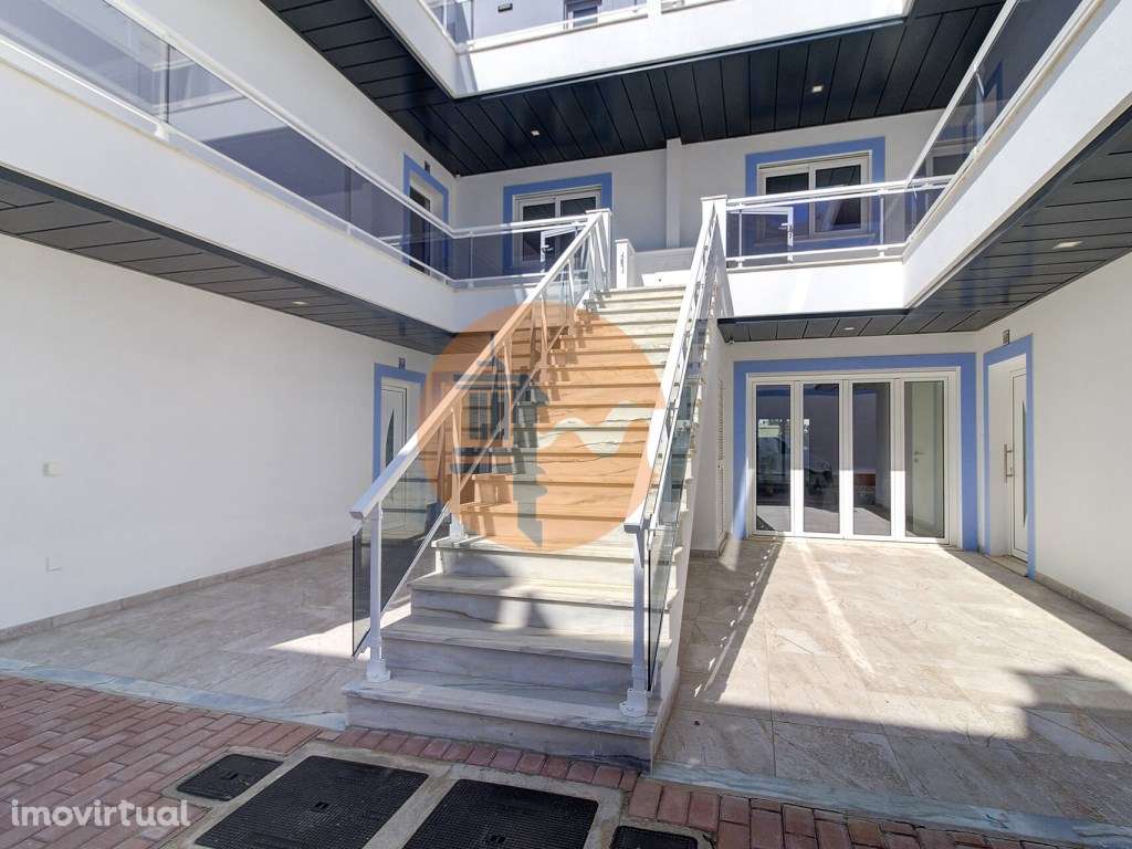 T1+3 Duplex com Garagem e Acesso Direto à Praia - Manta Rota - Grande imagem: 4/60