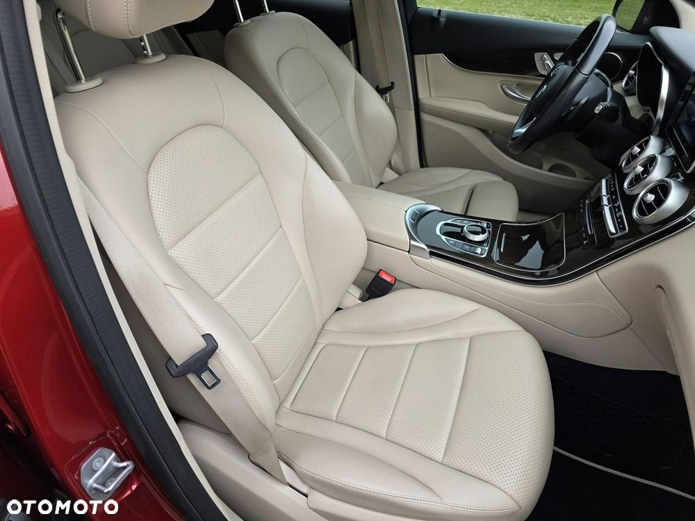 Mercedes-Benz GLC - 21