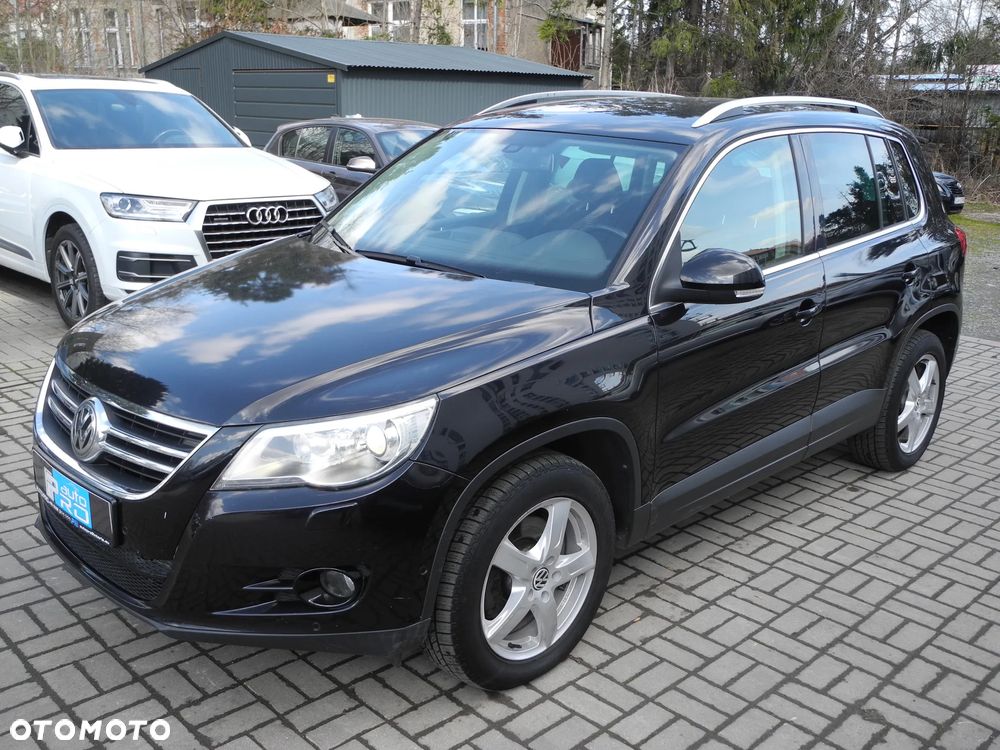Volkswagen Tiguan - 1