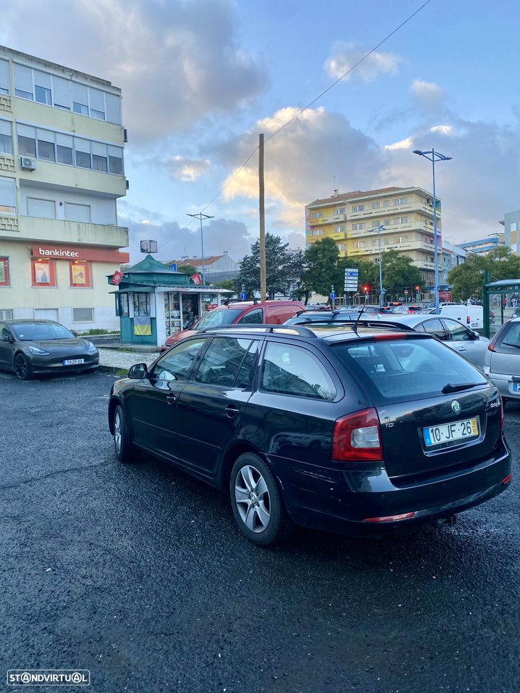 Skoda Octavia Break 1.6 TDi Elegance DSG - 3