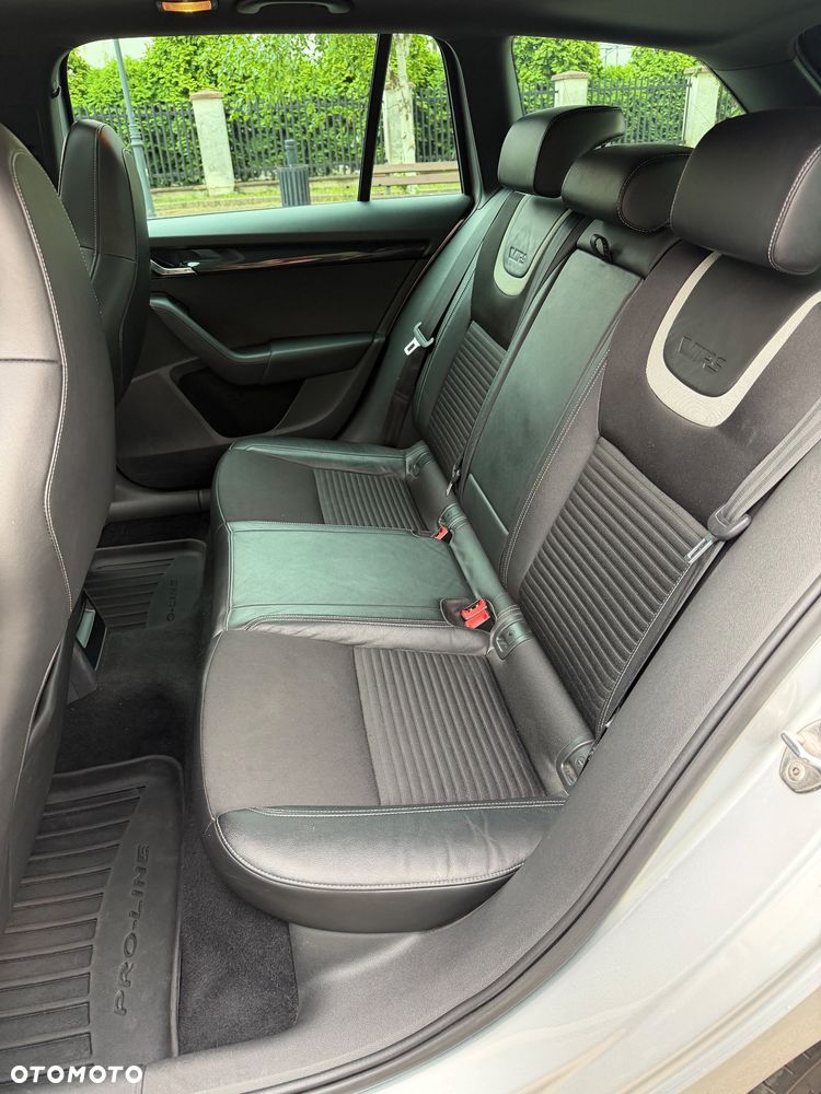 Skoda Octavia 2.0 TDI RS DSG - 17