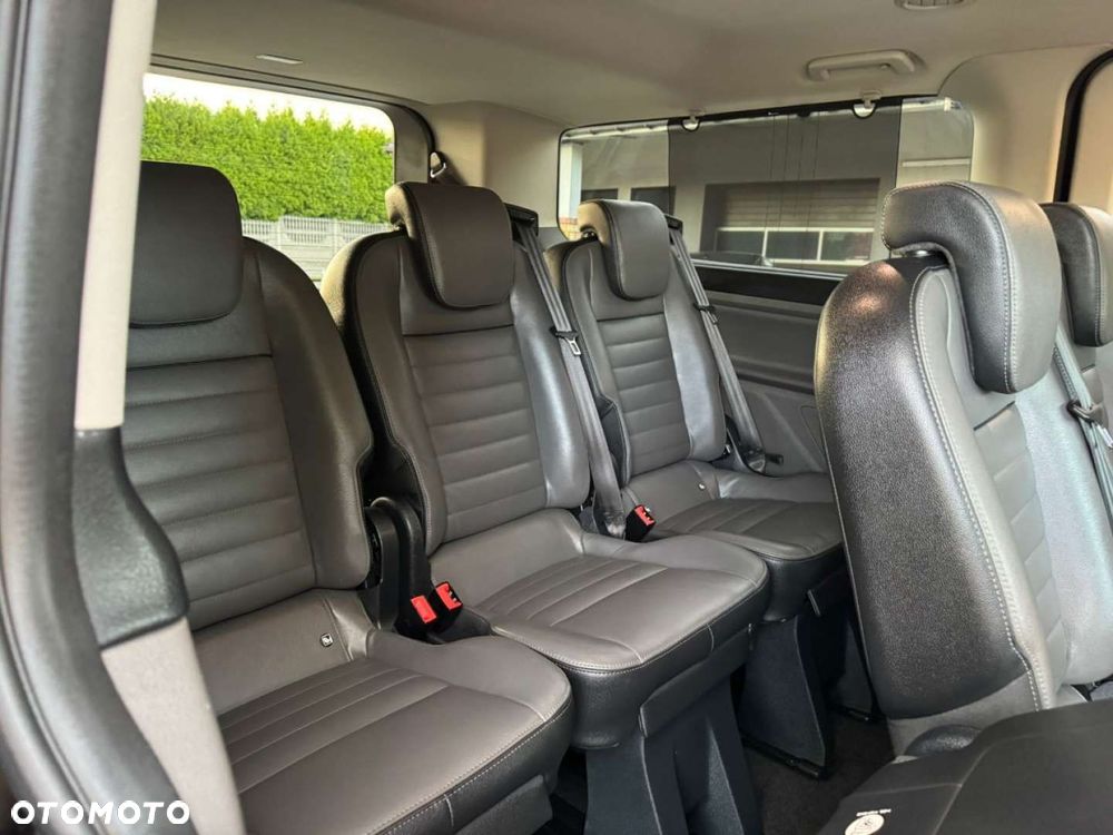 Ford Tourneo Custom - 11