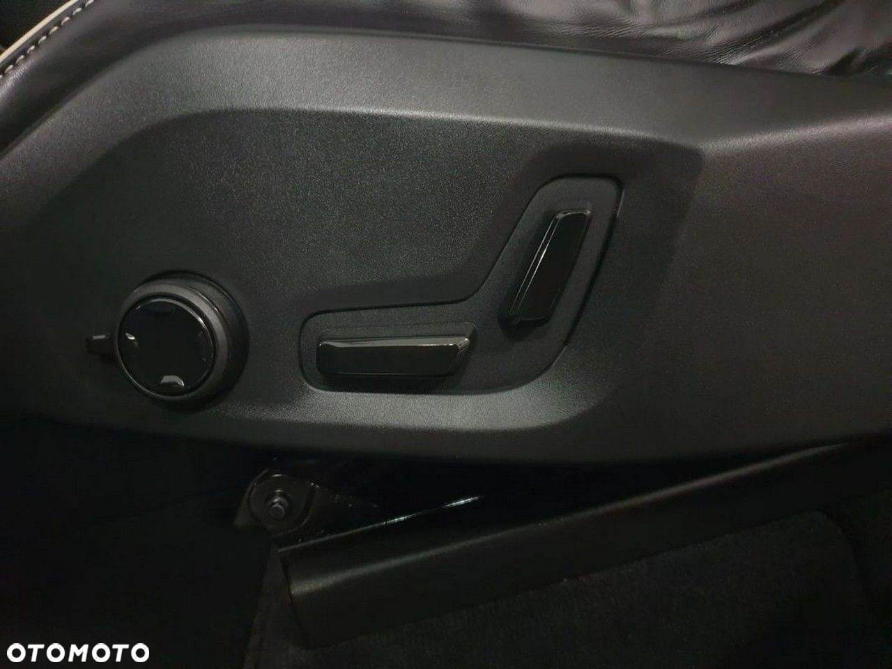 Volvo XC 60 B4 D AWD Geartronic RDesign - 29