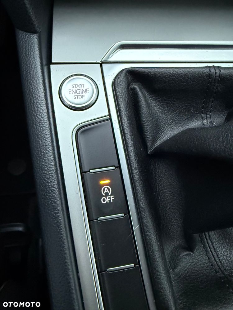 Volkswagen Passat 2.0 TDI (BlueMotion Technology) Highline - 30