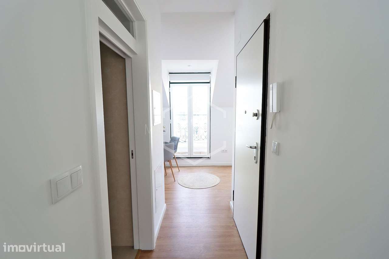Apartamento T2 remodelado em São Vicente, Lisboa - Grande imagem: 2/24