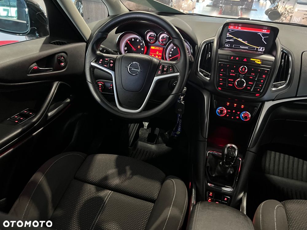 Opel Zafira 2.0 D (CDTI ecoFLEX) Start/Stop Active - 18