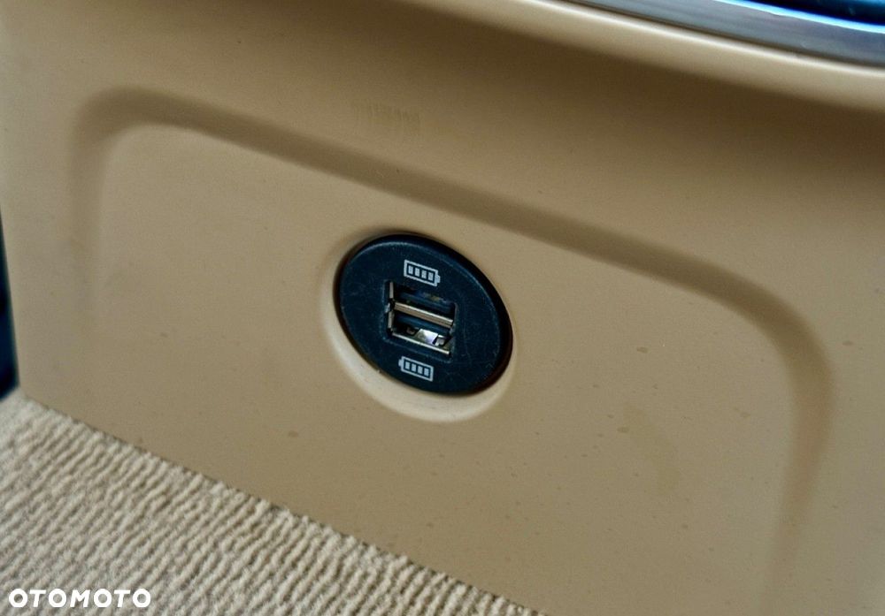 Porsche Macan - 24