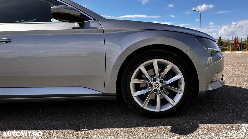 Skoda Superb 2.0 TDI DSG Style - 11