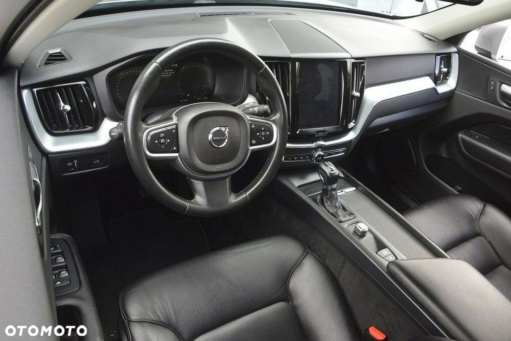 Volvo XC 60 D4 Geartronic Momentum Pro - 11