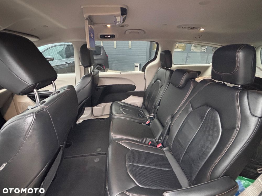 Chrysler Pacifica - 15