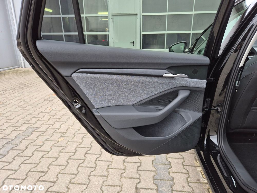 Skoda Superb 2.0 TDI SCR Selection DSG - 16