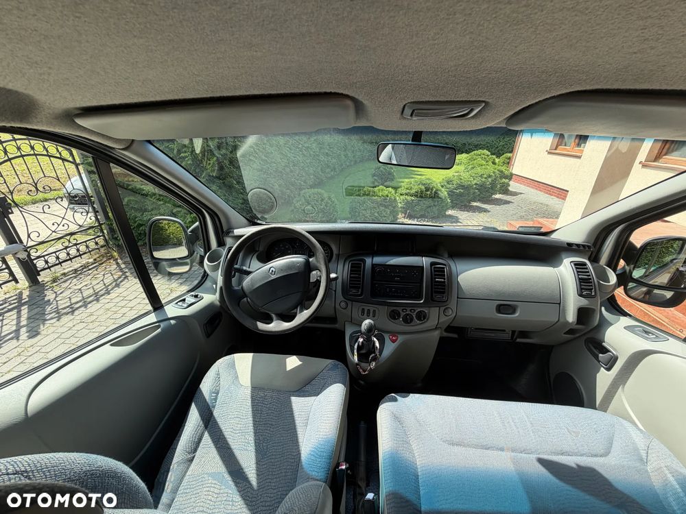 Renault Trafic Passenger - 8
