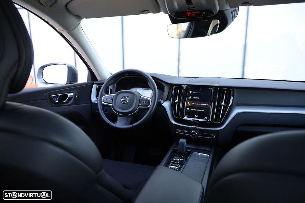Volvo XC 60 2.0 T8 PHEV Momentum Plus AWD - 16