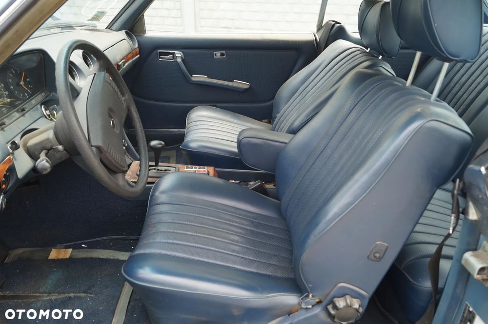 Mercedes-Benz W123 - 28