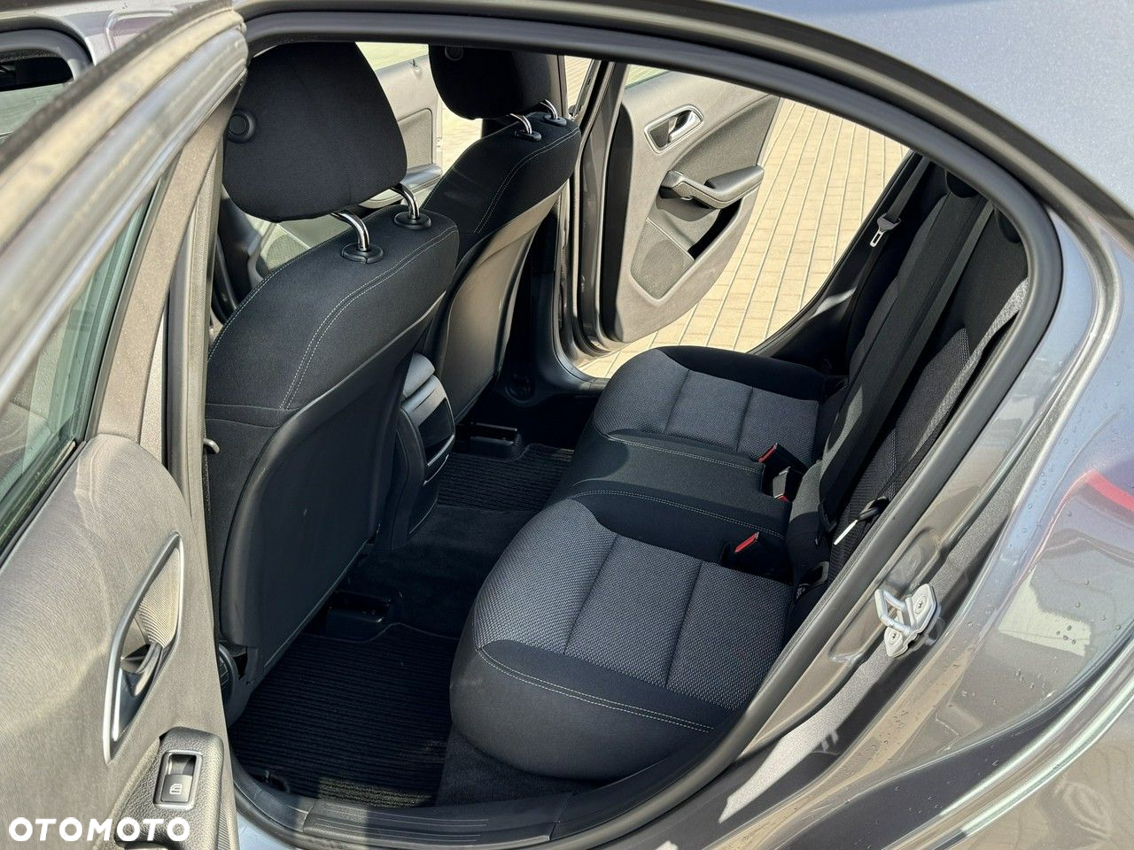 Mercedes-Benz Klasa A 180 (BlueEFFICIENCY) 7G-DCT Urban - 12