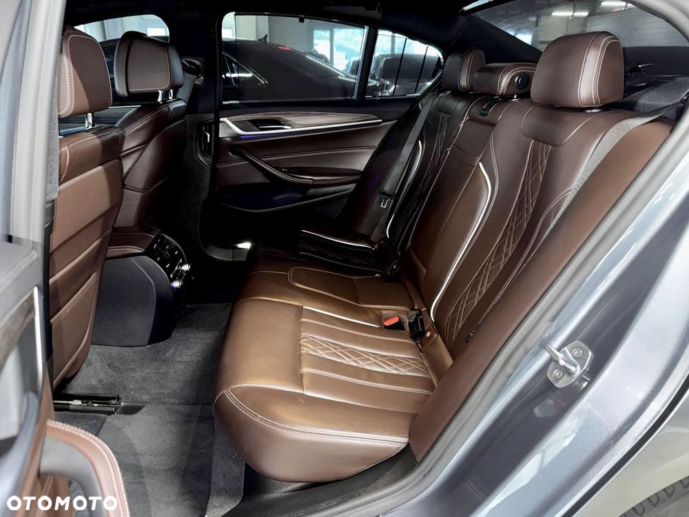 BMW Seria 5 530i xDrive M Sport Edition - 28