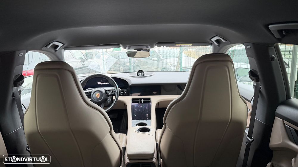 Porsche Taycan Sport Turismo - 31