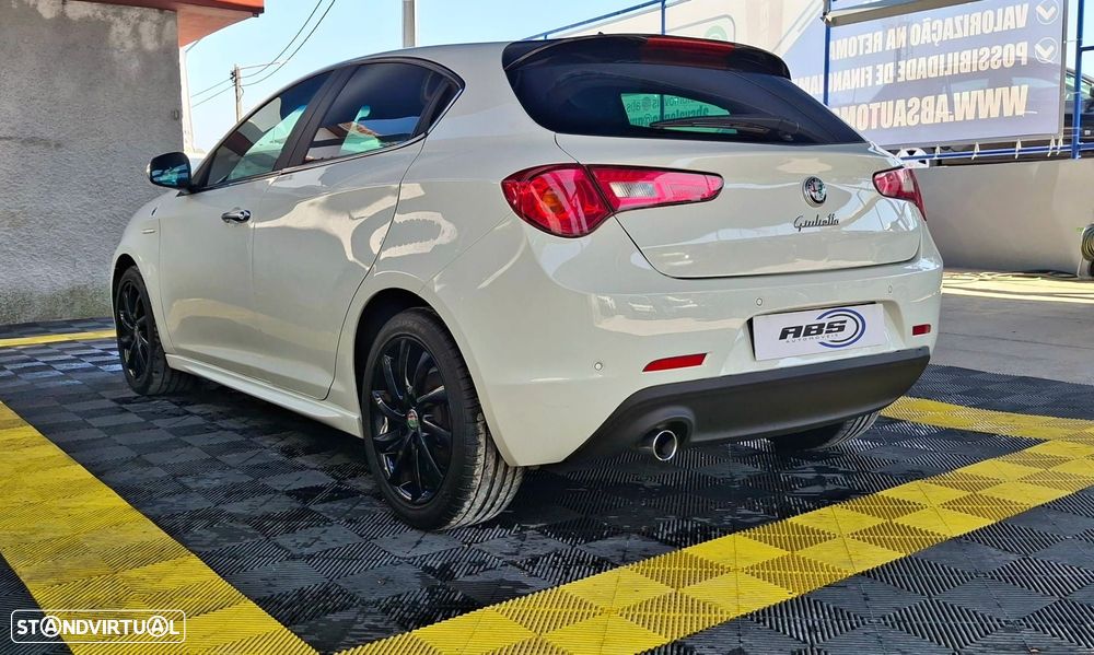 Alfa Romeo Giulietta 1.6 JTDm Distinctive - 3