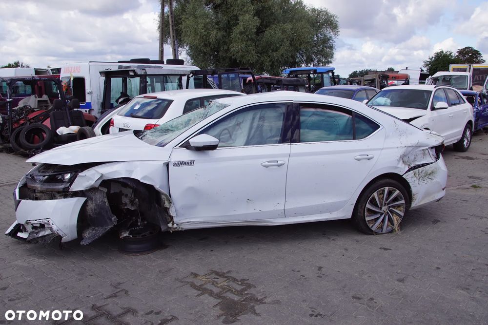 Auto na części - Skoda Octavia IV 2.0 TDI 150 KM DTTC VCW LS9R 2023R Silnik Skrzynia Drzwi Błotnik Lampa Lusterko Klamka Szyba Deska Kokpit Sterownik Moduł Czujnik Licznik Wyświetlacz Panel Kierownica - 4