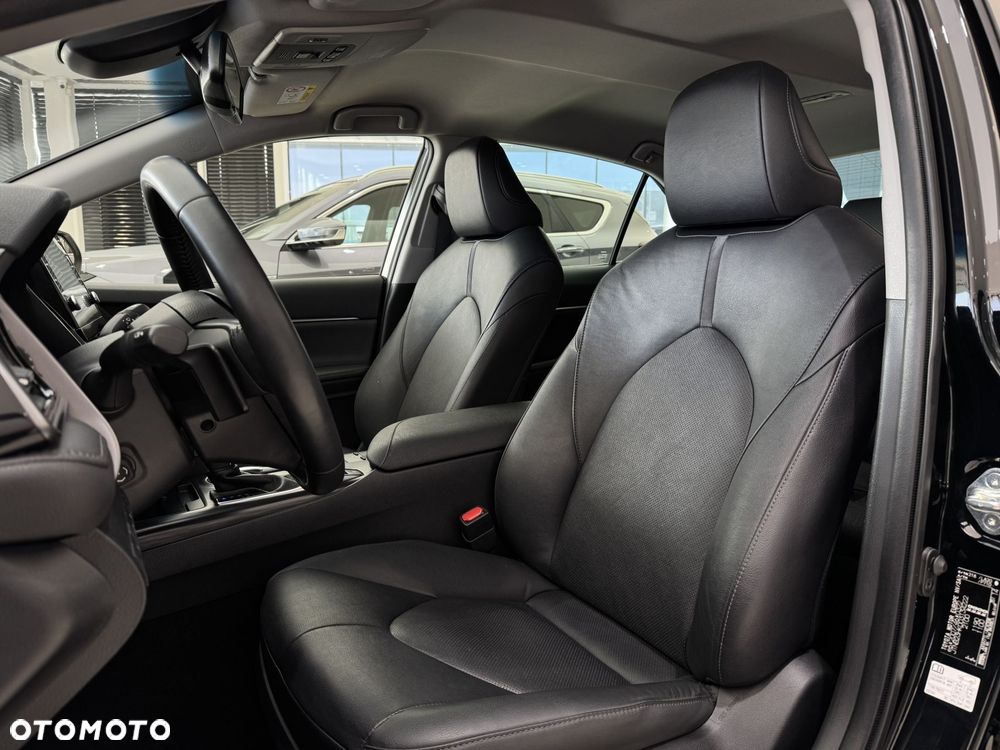 Toyota Camry - 10