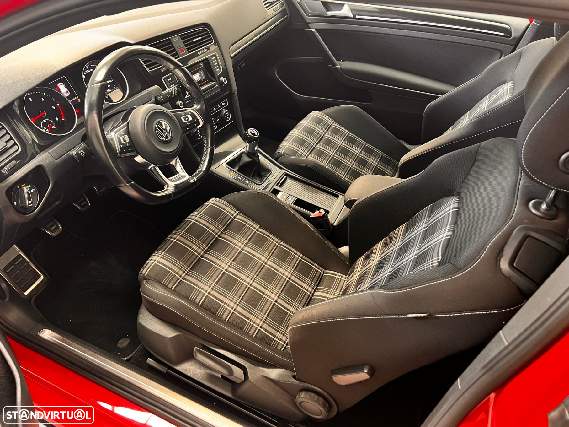 VW Golf 2.0 TDI GTD - 5
