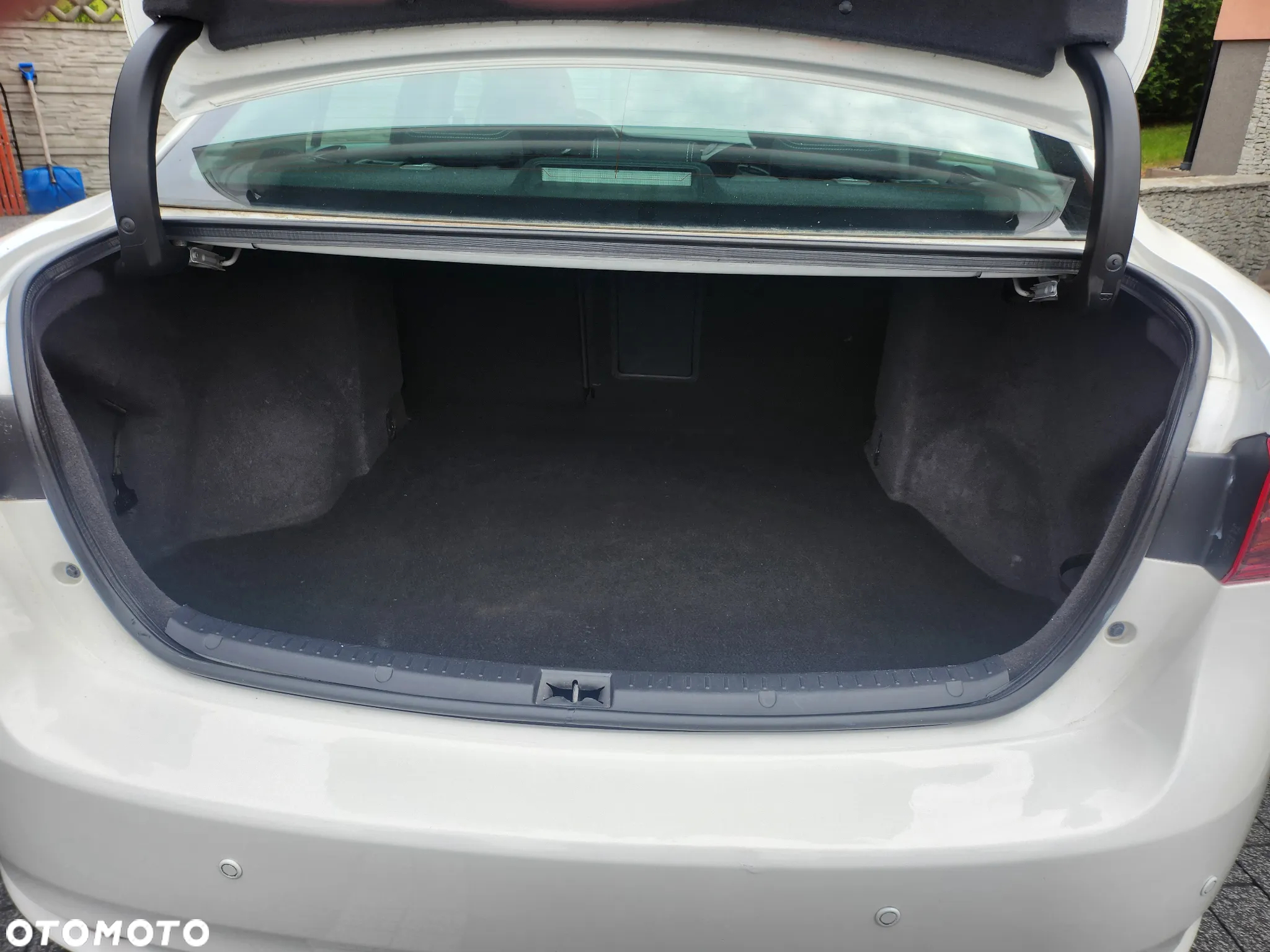 Toyota Avensis - 12