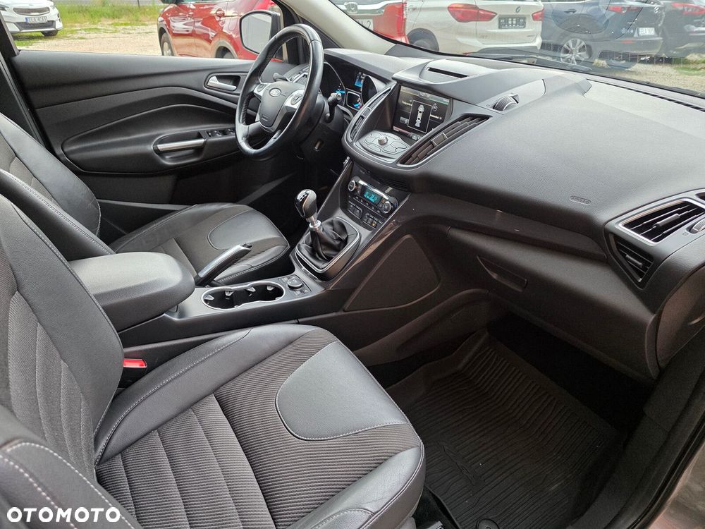 Ford Kuga - 12