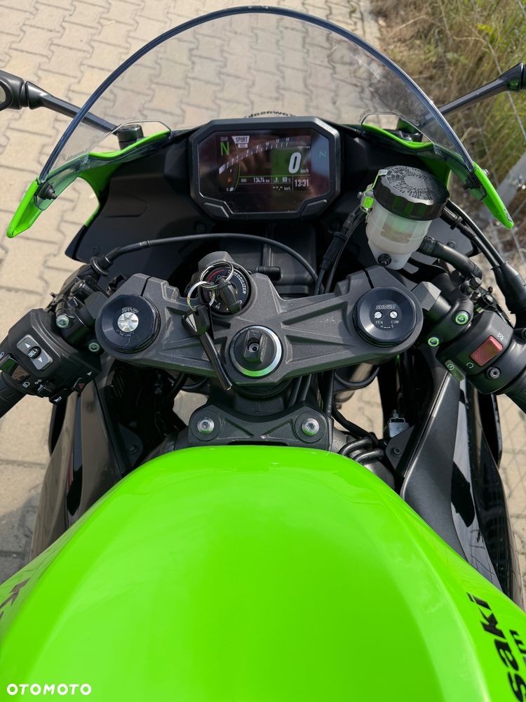 Kawasaki ZXR - 9