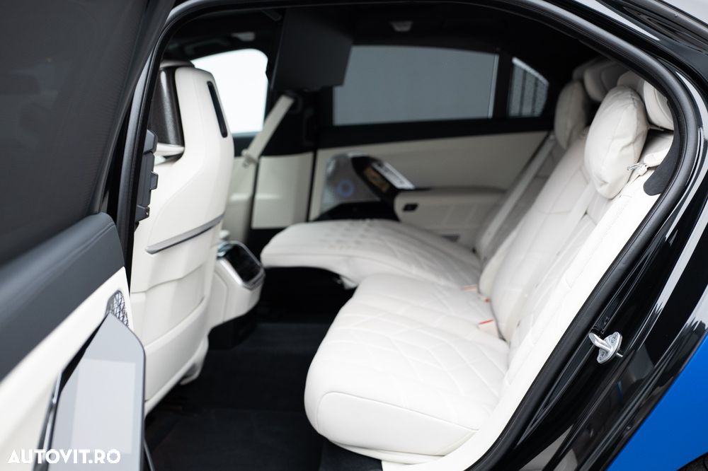 BMW Seria 7 - 12